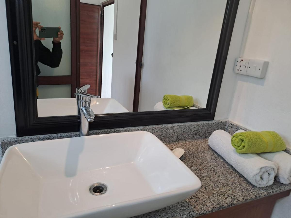 Lavender Hotel Ле Морн Екстериор снимка