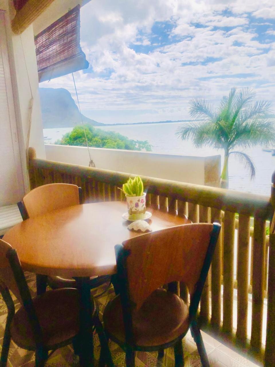 Lavender Hotel Ле Морн Екстериор снимка